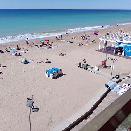 Acogedor Y Amplio Apartamento Familiar A Pie De Playa Calafell Bagian luar foto