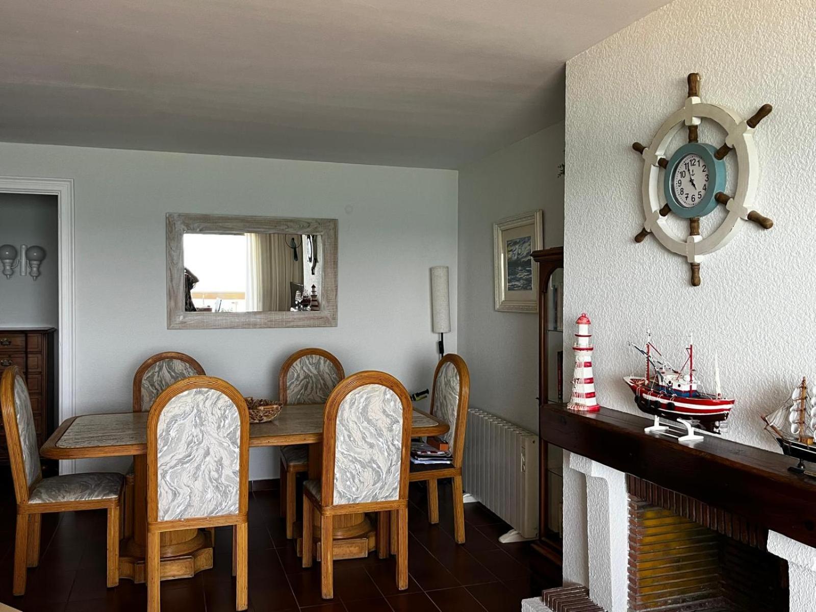 Acogedor Y Amplio Apartamento Familiar A Pie De Playa Calafell Bagian luar foto
