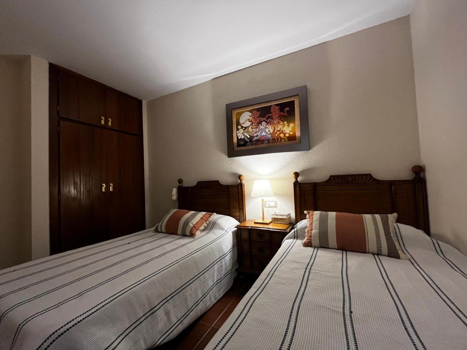 Acogedor Y Amplio Apartamento Familiar A Pie De Playa Calafell Bagian luar foto