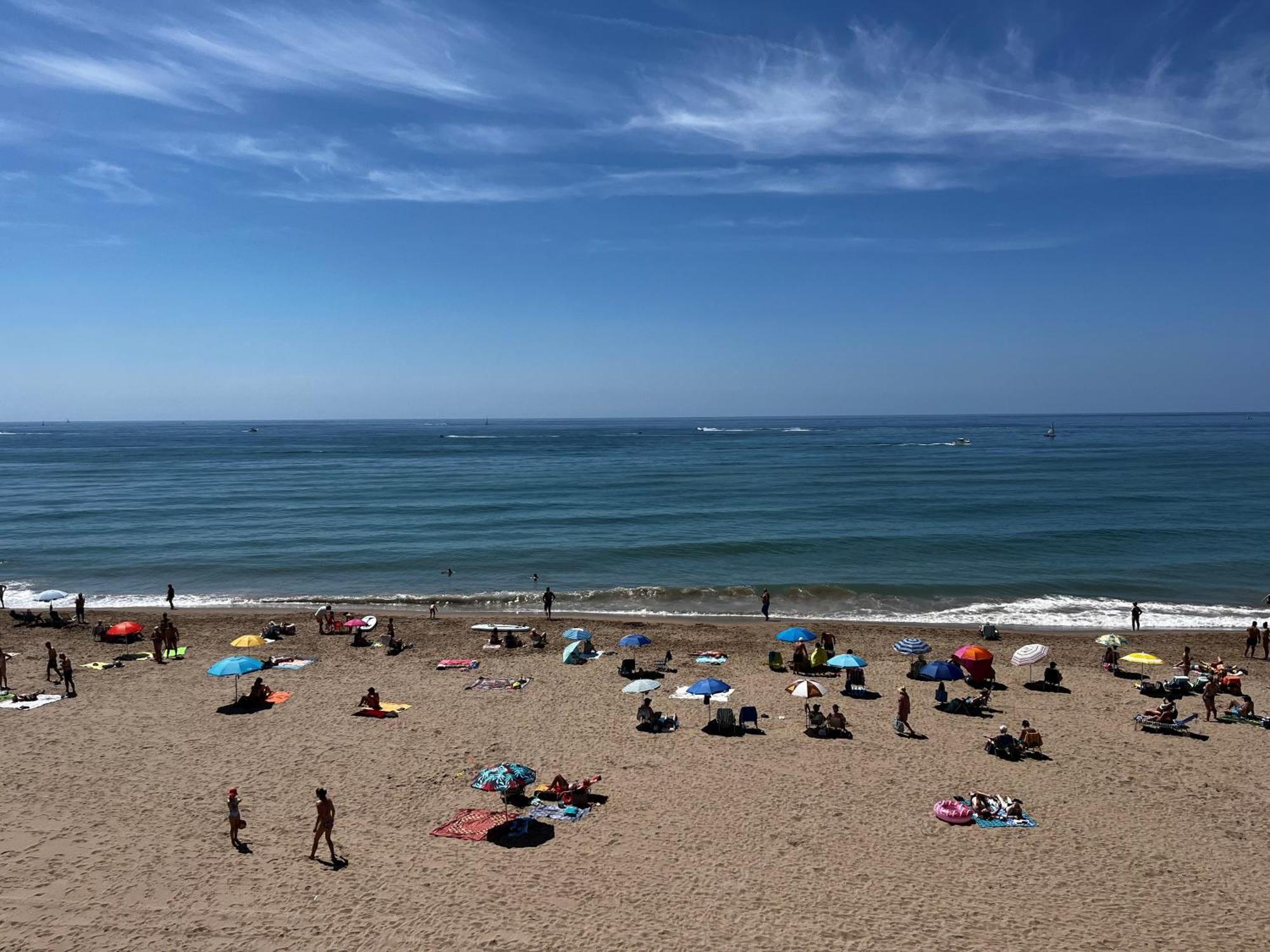 Acogedor Y Amplio Apartamento Familiar A Pie De Playa Calafell Bagian luar foto