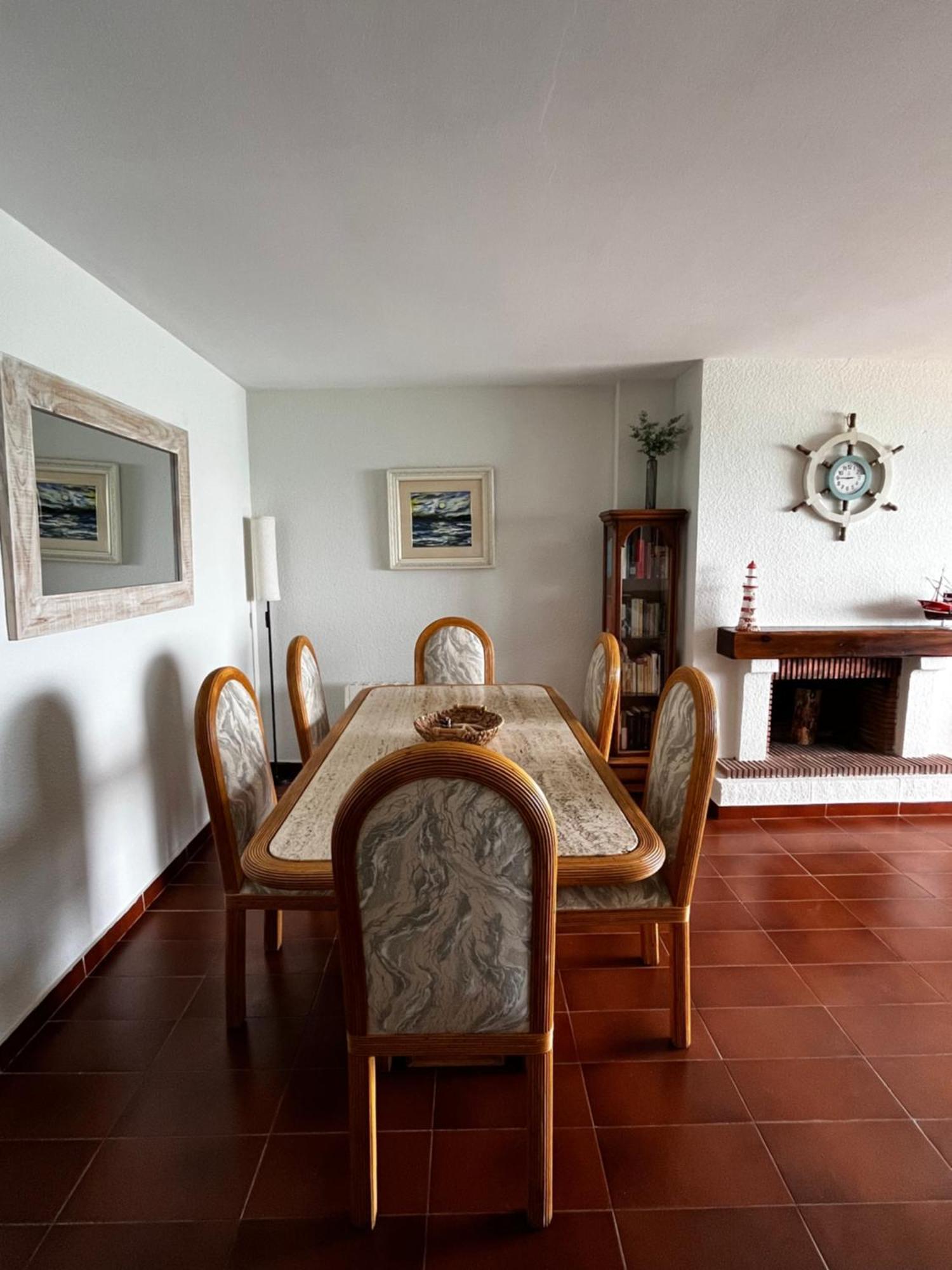 Acogedor Y Amplio Apartamento Familiar A Pie De Playa Calafell Bagian luar foto